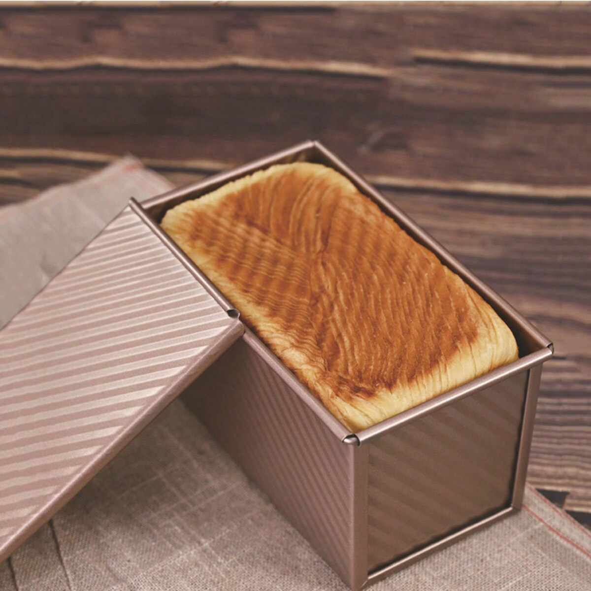 1pc Golden  Loaf Pan with Lid  - Rotary Bakery Oven 评论和价格